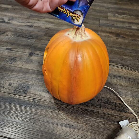 New Hallow Scream light up spooky Jack-O-Lantern foam vintage Halloween decor - Picture 6 of 8